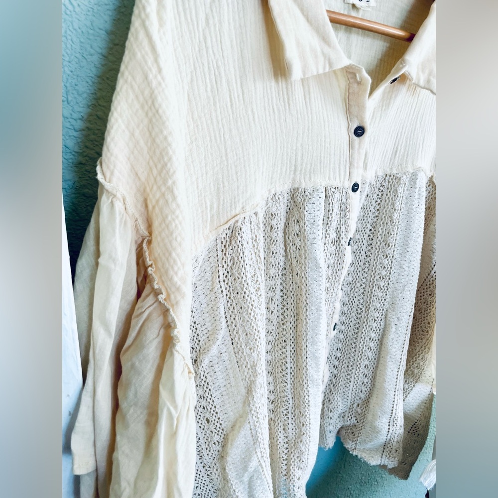 POL Cream Button-Up Lace Top - Picture 5 of 7